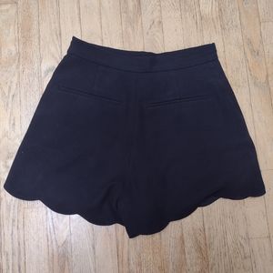 Wilfred size 2 scallop shorts